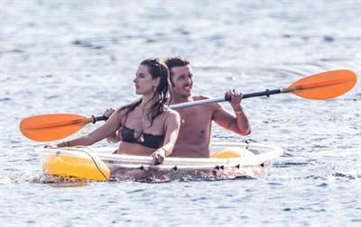 Alessandra Ambrosio sexy at the beach in a thong bikini and flashing her pussy to her boyfriend seen by paparazzi.











