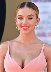 Sydney Sweeney big boobs showing nice cleavage in a sexy dress at the premiere of  Once Upon a Time in Hollywood 