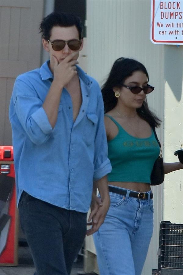 Vanessa Hudgens braless nipples pokies in a green top showing off her tits seen by paparazzi with Austin Butler.


















