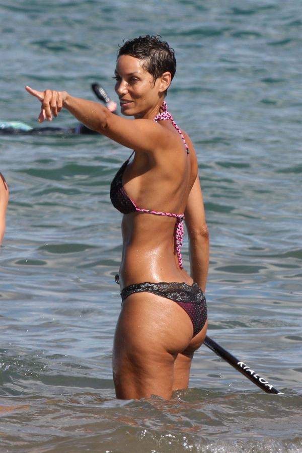 Nicole Murphy in a bikini - ass