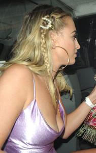 Georgia Harrison areola peek braless wardrobe malfunction showing some nice cleavage.







































