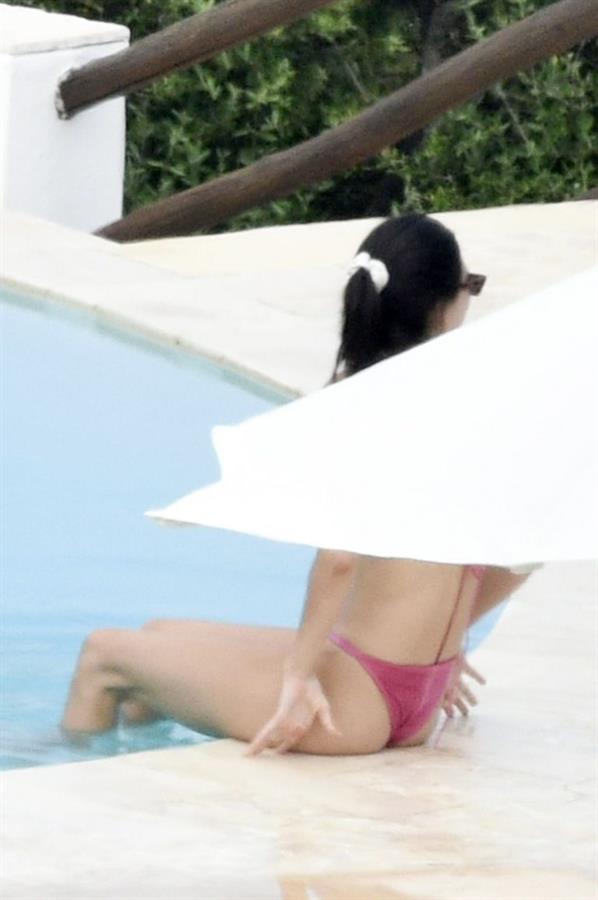 Kendall Jenner with Kourtney Kardashian sexy asses in thong bikinis seen by paparazzi.

