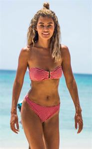 Montana Brown sexy ass in a bikini seen by paparazzi at the beach. 
