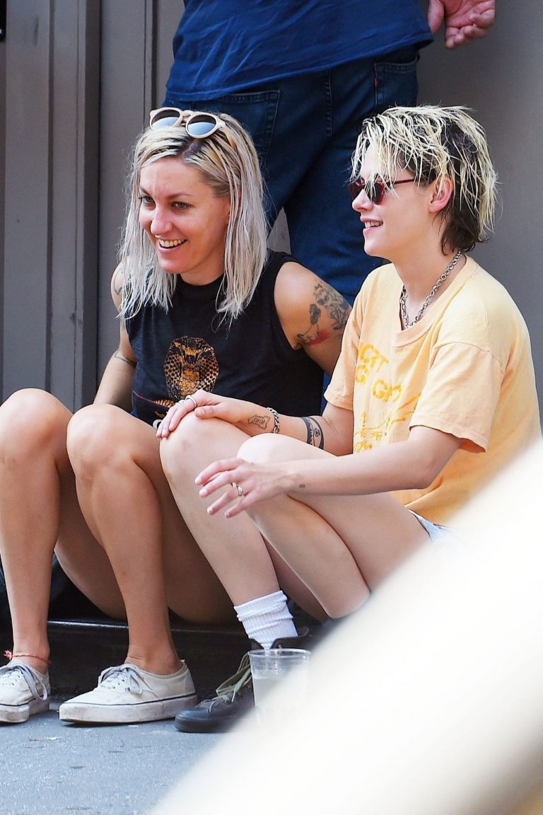 Kristen Stewart lesbian kiss making out with Dylan Meyer seen by paparazzi.
