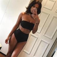 Kayleigh Morris taking a selfie