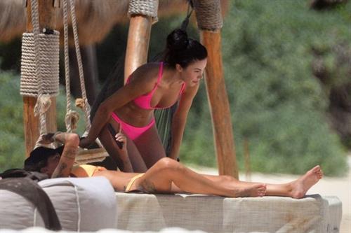 Jayde Nicole Sexy and Tina Louise caught nude by paparazzi showing their topless boobs at the beach.











