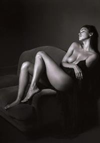 Irina Shayk nude new photo shoot showing her topless boobs.






















