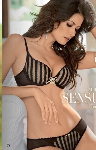 Carla Ossa in lingerie