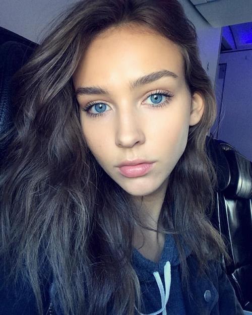 Rachel Cook taking a selfie