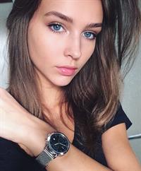Rachel Cook taking a selfie