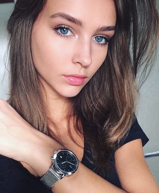 Rachel Cook taking a selfie