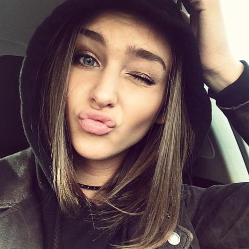 Rachel Cook taking a selfie