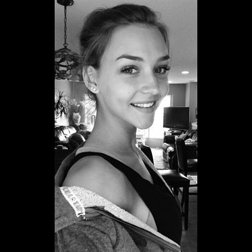 Rachel Cook taking a selfie