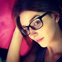 Rachel Cook taking a selfie