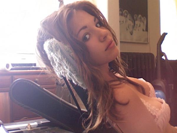 Jessica Ashley in lingerie taking a selfie