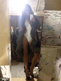 Jessica Ashley taking a selfie