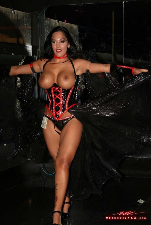 Nina Mercedez - breasts