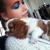 Sandra Kubicka taking a selfie