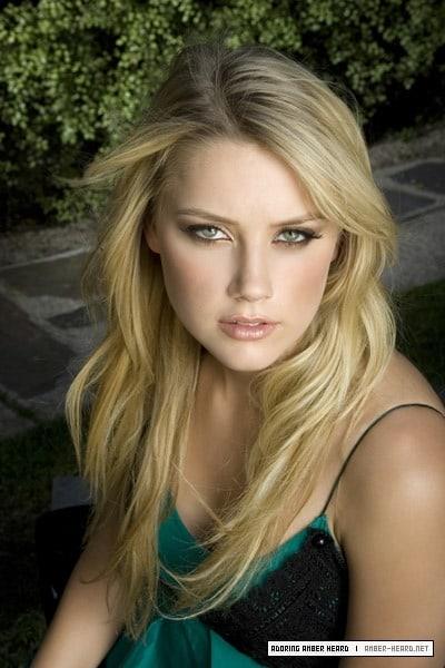 Amber Heard in lingerie