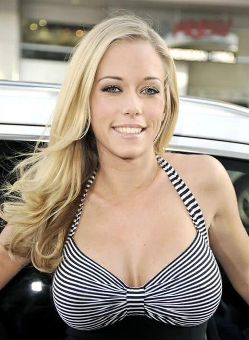 Kendra Wilkinson