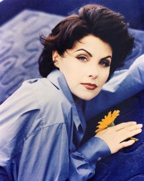 Sherilyn Fenn