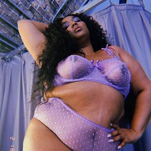 Lizzo - breasts