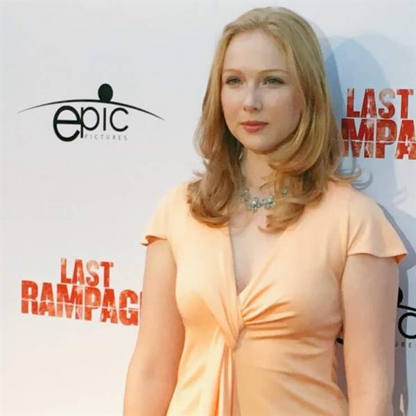 Molly Quinn