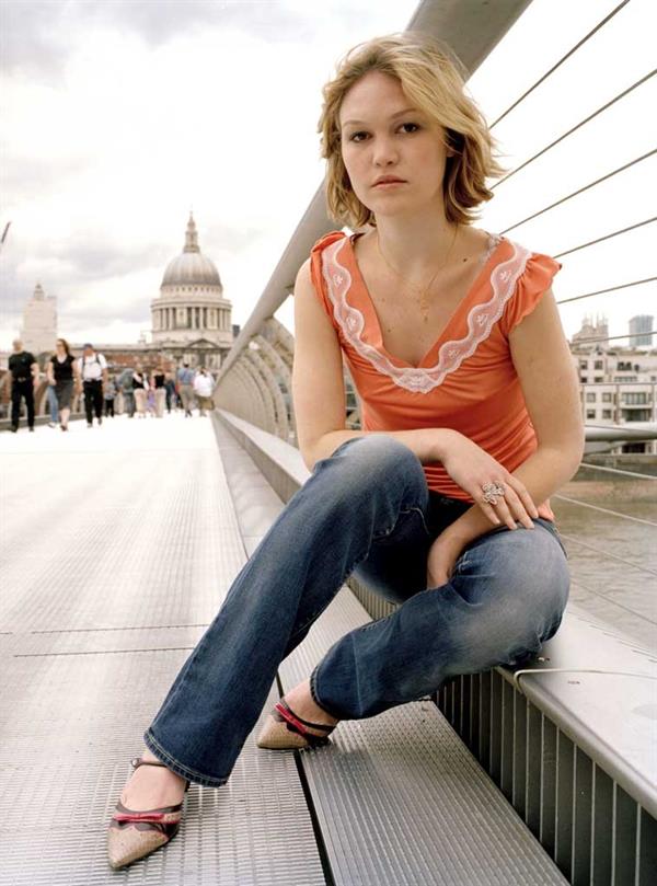 Julia Stiles