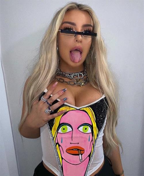Tana Mongeau