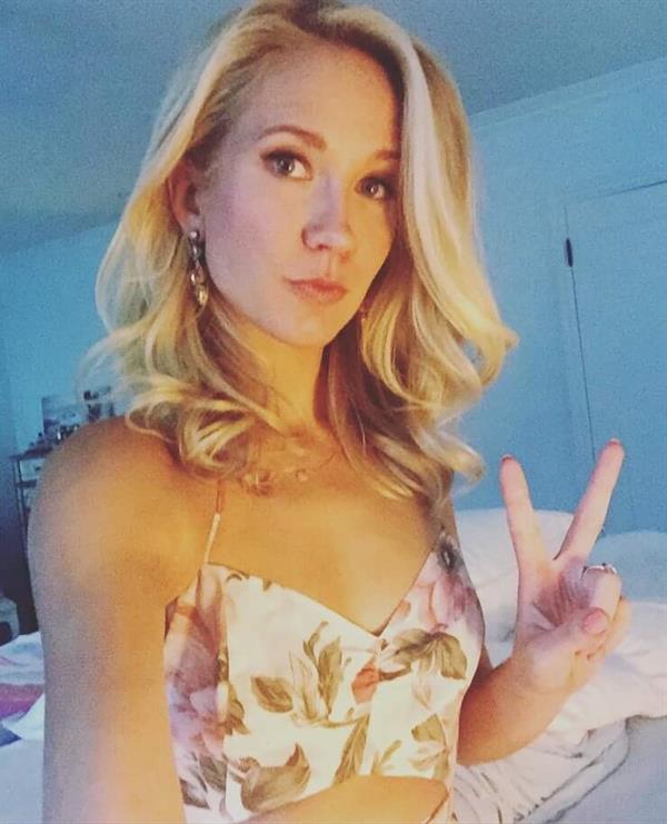 Anna Camp