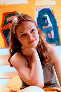 Julia Stiles