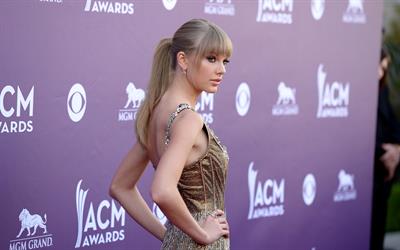Taylor Swift 48th Annual Academy of Country Music Awards in Las Vegas 4/7/13 