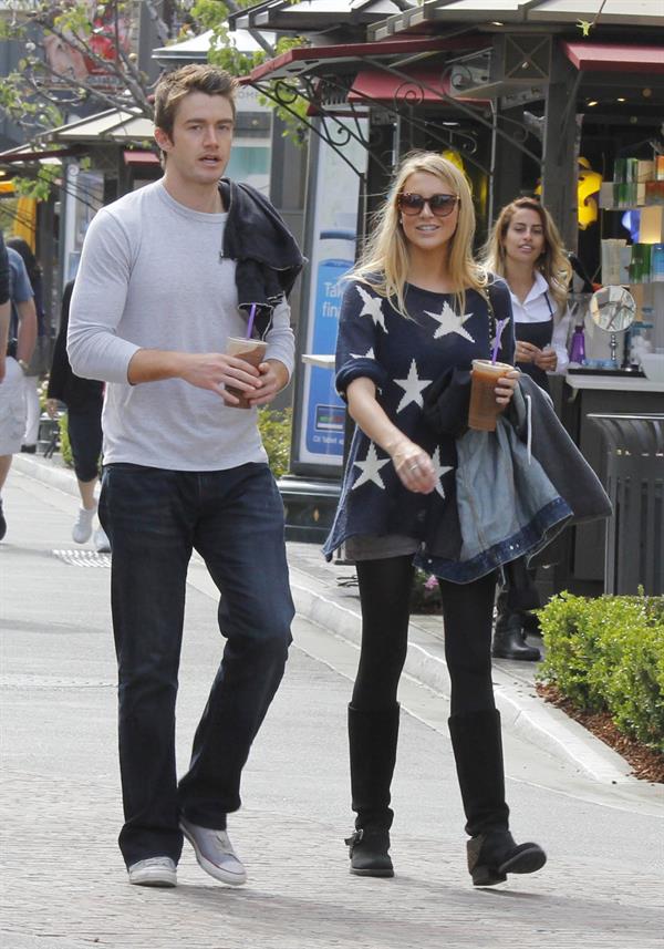 Stephanie Pratt with Robert Buckley in Los Angeles (16.05.2013) 