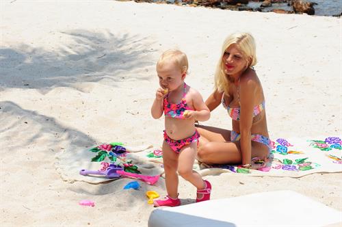 Tori Spelling Celebrates her birthday with family at the St Regis Punta Mita Resort in Mexico (May 20, 2013) 