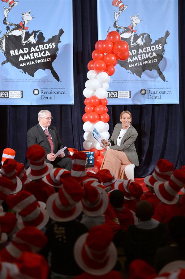 Uma Thurman joins Cat In The Hat On NEA's Read Across America Day at New York Public Library (01.03.0213) 