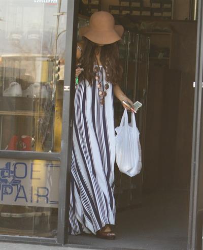 Vanessa Hudgens in a big floppy hat in Los Angeles on April 11, 2013