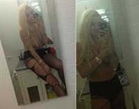 Amanda Bynes in lingerie taking a selfie