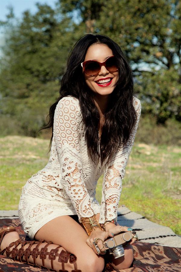 Vanessa Hudgens 2013 Hilary Walsh Photoshoot For Cosmopolitan Magazine 