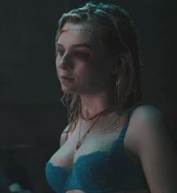 Abigail Breslin in lingerie