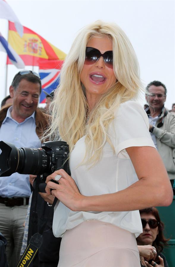 Victoria Silvstedt Lunches at the Monte-Carlo Country Club in Monaco (April 19, 2013) 