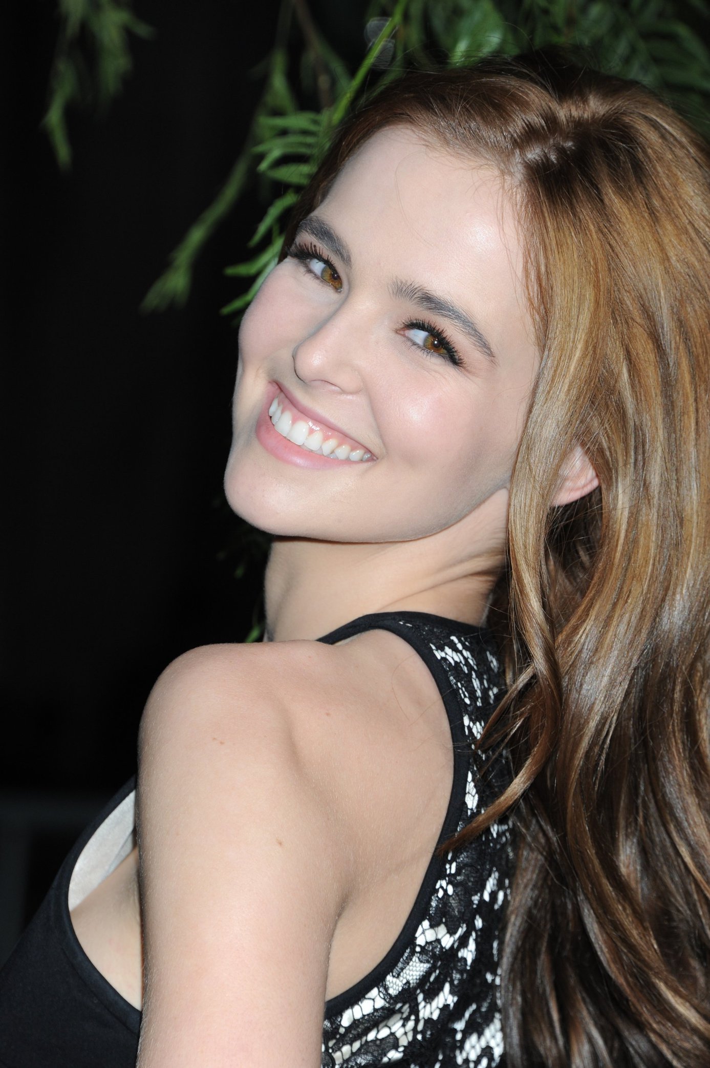 Zoey Deutch attends the premiere of Beautiful Creatures at the TCL Chinese ...
