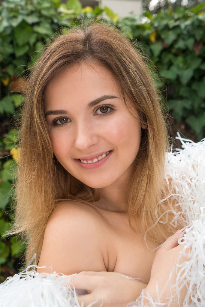 Anata Petite Nude Model