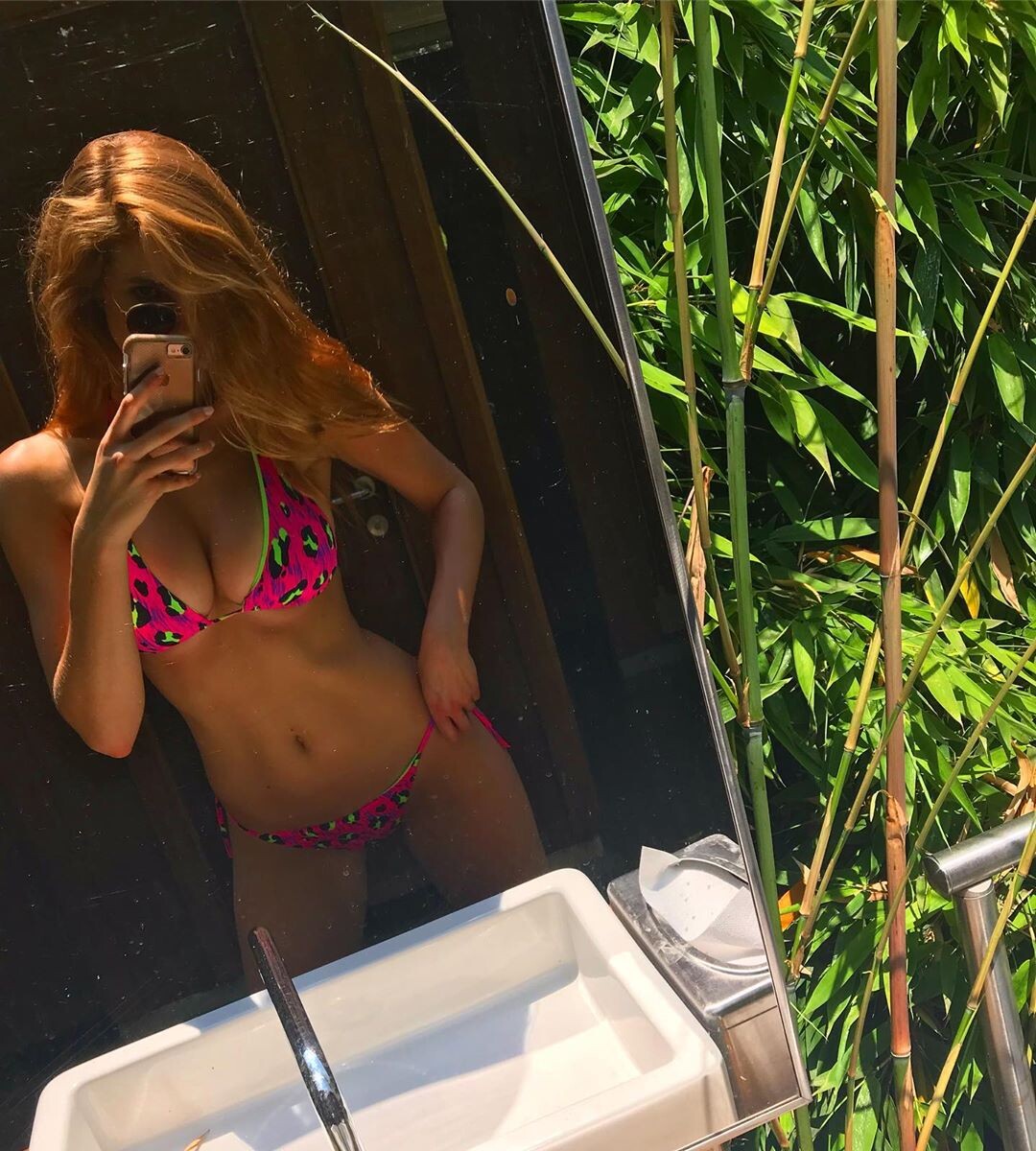 Emily Deyt-Aysage - selfies