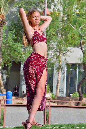 Mandy-II Nude Pictures Her Sexy Fashion