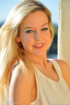 Kami Nude Pictures First Time Modeling