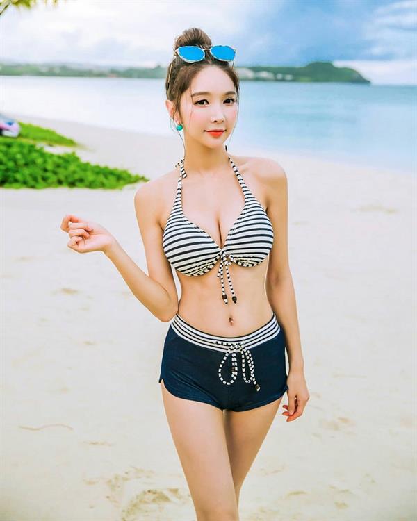 Park Soo Yeon in a bikini