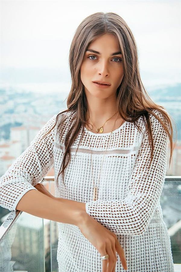 Elisa Sednaoui