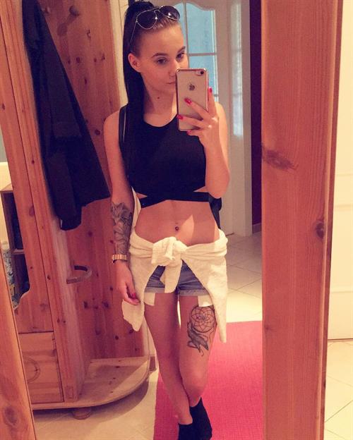 Young hot model Jacqueline Infanger showing off