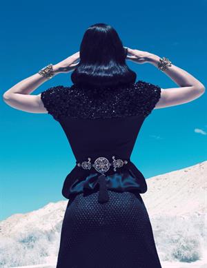 he Best Of What's New
by Camilla Akrans for Harper's Bazaar Korea December 2012