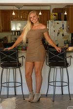 Harley Woodburn Curvy Blonde